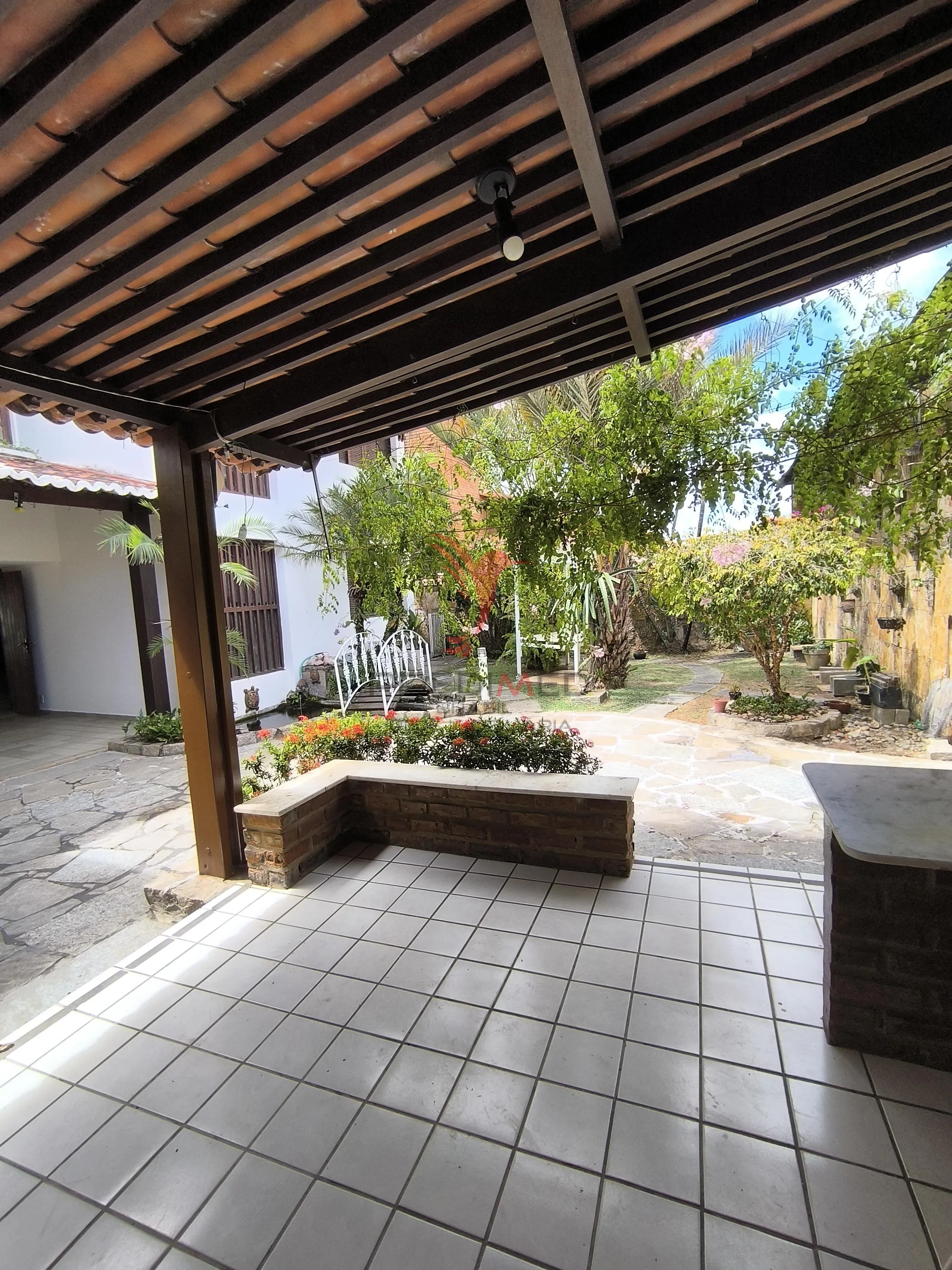 Imagem Linda casa com Jardim, 4 quartos , sendo 3 Suites , 4 Vagas, no Bairro Capim Macio, Natal