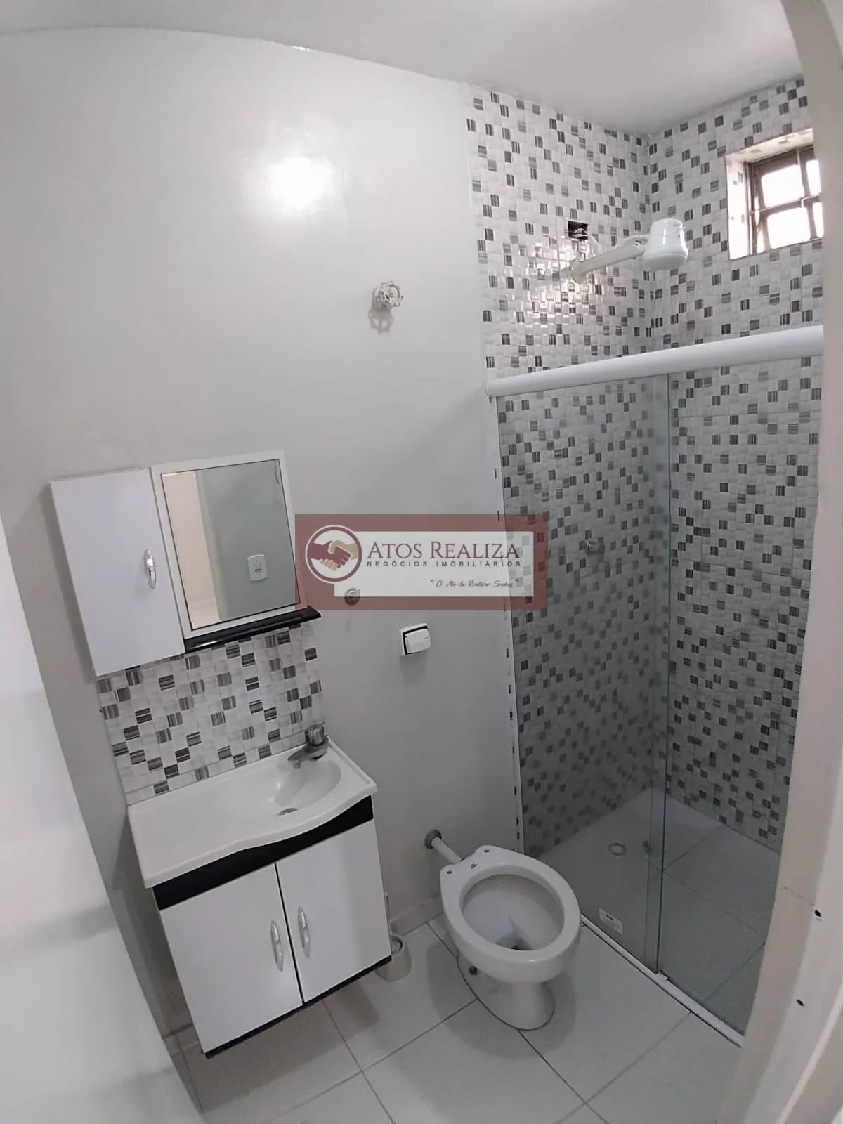 Imagem Alugo Kit estilo Apartamento Valor da locação $1.200.00 CONDOMÍNIO $20 SABESP TARIFA MÍNIMA $76,80 ENERGIA DIRETO COM A ENEL INTERNET 750MB $30(OPCIONAL) Contém 1 Quarto, Sala com cozinha área de serviço integrada Banheiro com box