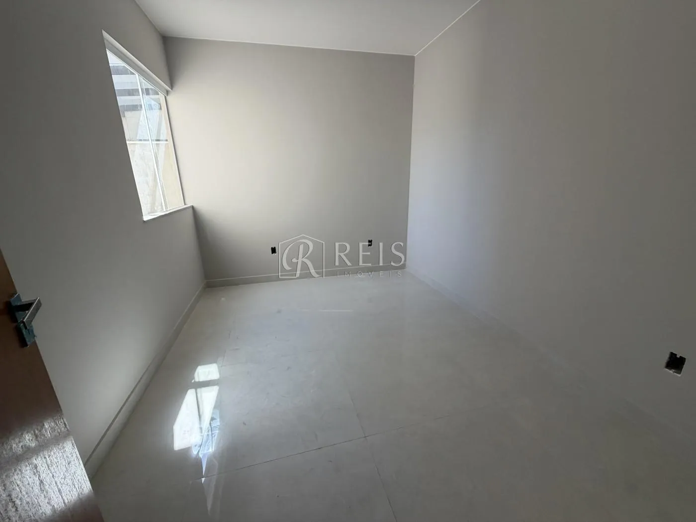 Imagem Casa para Venda em Rio das Ostras, Jardim Mariléa, 3 dormitórios, 1 suíte, 2 banheiros, 2 vagas