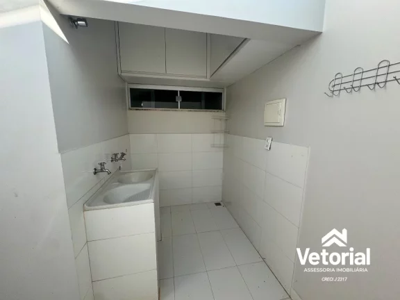 Imagem Imperdível: Casa à venda em Barreiras-BA, bairro Morada da Lua, 3 quartos, 1 suíte, 1 sala, 2 banheiros, 2 vagas, 134m². Confira!