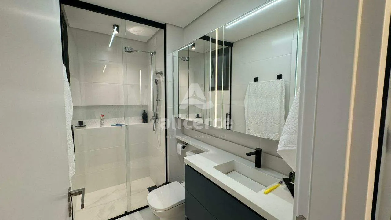 Imagem Apartamento à venda com 2 quartos 1 suíte, 81m² em Kobrasol São José