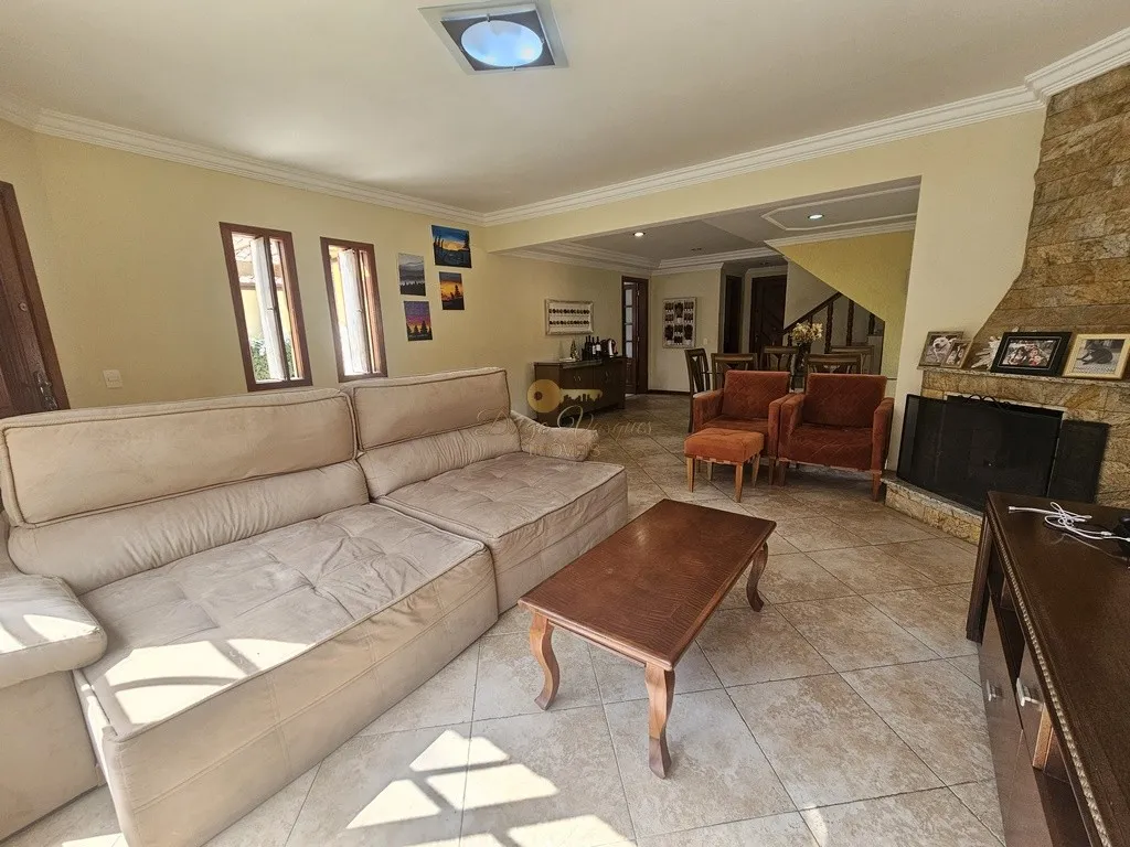 Imagem Casa em Condomínio para Venda em Teresópolis / RJ no bairro Cascata do Imbuí