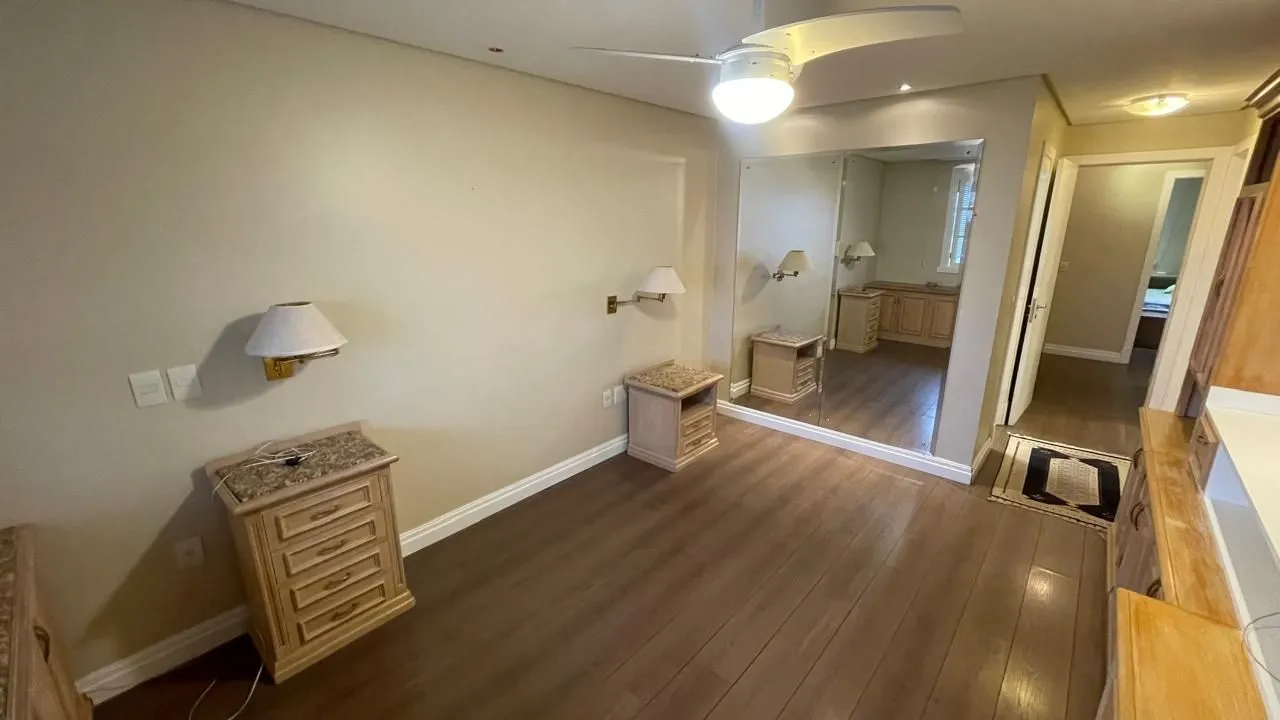 Imagem Casa de Condomínio em Chácara das Pedras