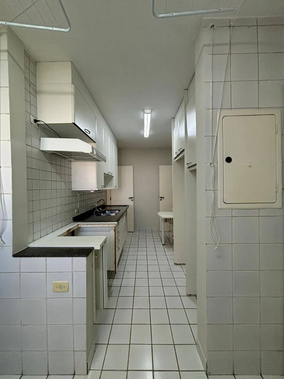 Imagem Apartamento com 3 Dormitórios e 3 Vagas em Alphaville, Barueri - Frente à Pista de Caminhada
