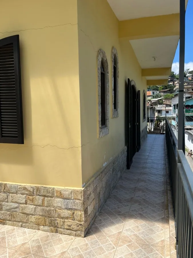Imagem Casa para Venda em Petrópolis / RJ no bairro Castelanea