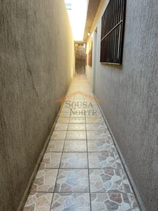Imagem 1ª casa: 2 quartos, sala, cozinha, banheiro, lavanderia
1 vaga na garagem, 144m².

2ª casa: 2 qua...