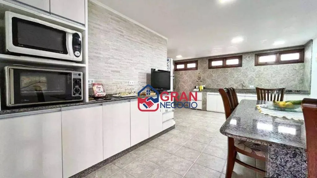 Imagem Casa Térrea Com Amplo Terreno - Santa Felicidade