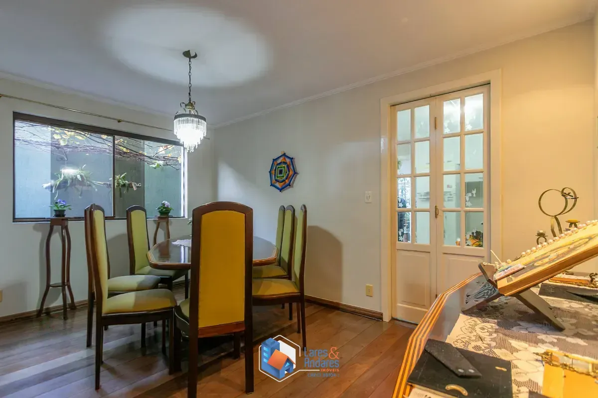 Imagem Sobrado para venda em Jardim Santo Antoninho com 3 quartos, sendo 3 suítes, 150m²