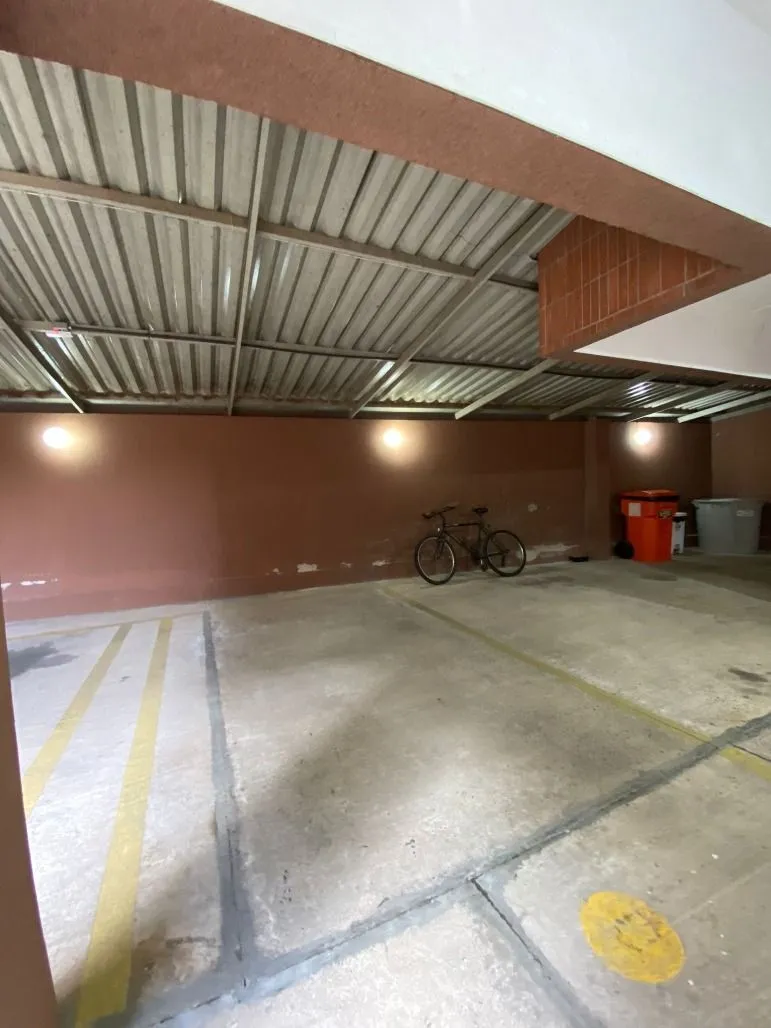 Imagem Cobertura 196m² 3 dorm. 1 Suíte + 2 vagas Petrópolis - Porto Alegre