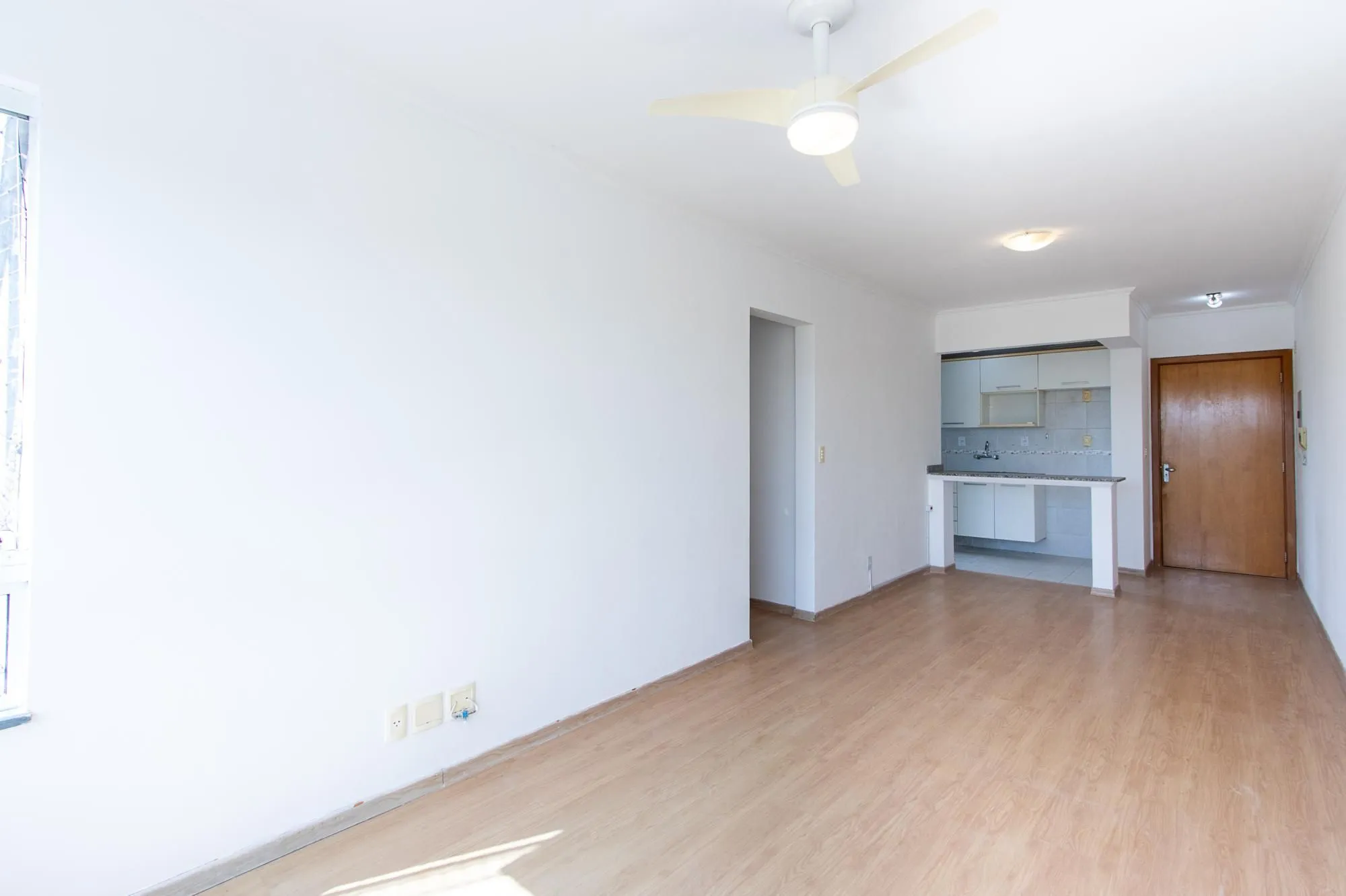 Imagem Apartamento de 3 dormitórios, 1 banheiro e uma vaga de garagem.