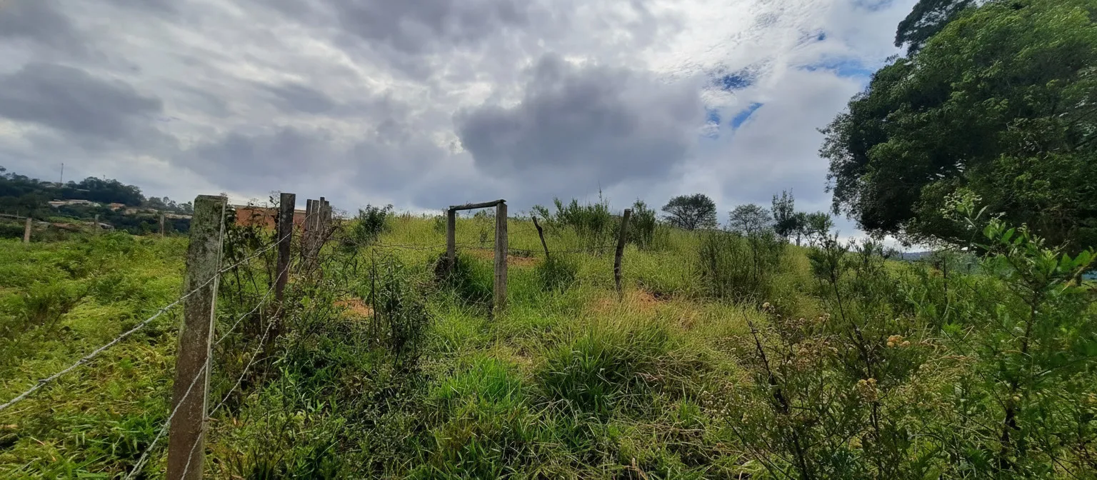 Imagem Terreno à venda em Laranjeiras, Caldas