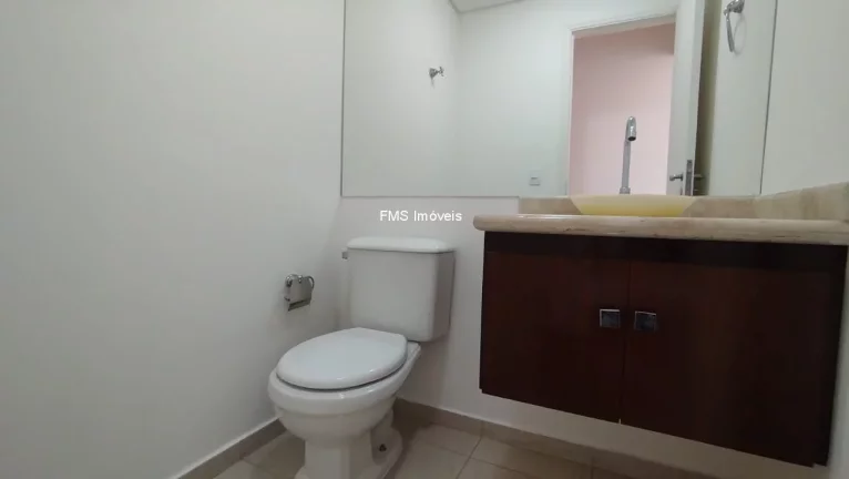 Imagem Aluguel de Apartamento em Pinheiros com 3 Quartos sendo 1 Suíte, 4 Banheiros, 2 Vagas de Garagem.