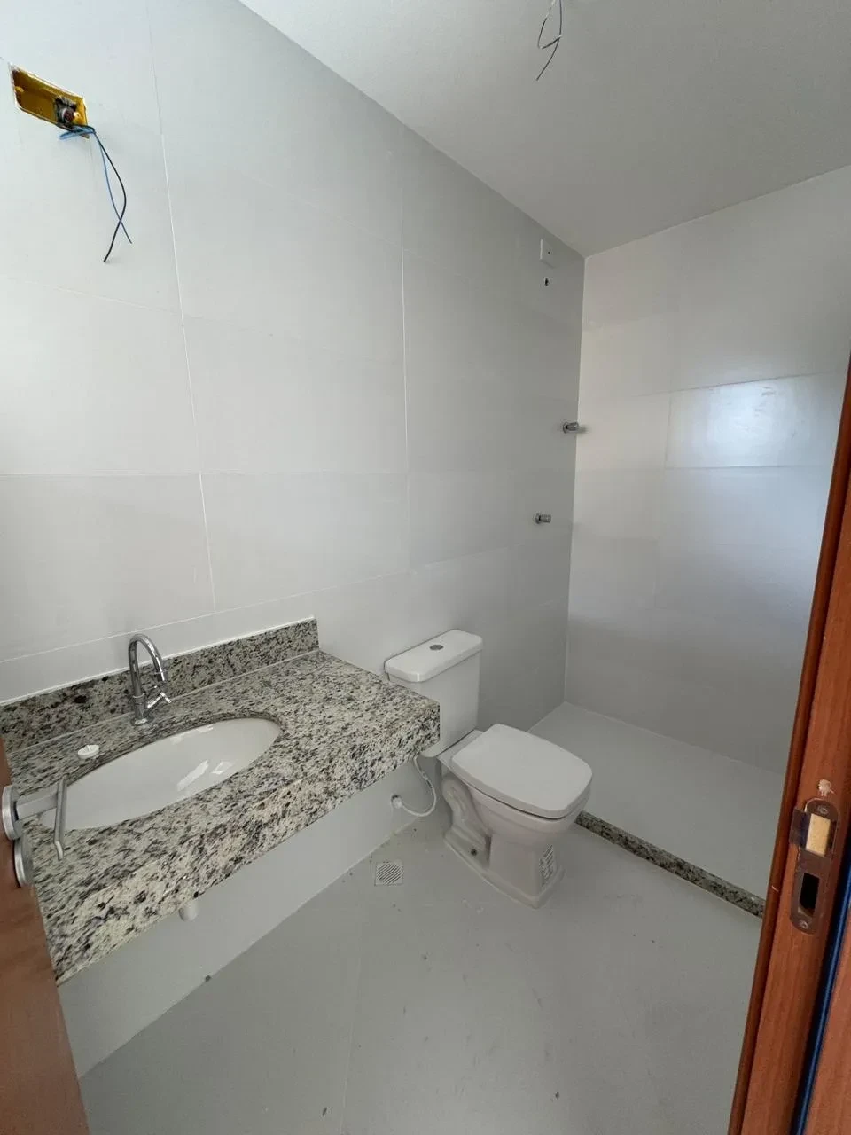 Imagem Casa de Condomínio com 1 Quarto à Venda, 120 m² em Buraquinho - Lauro de Freitas