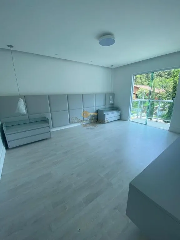 Imagem Casa em Condomínio para Venda em Teresópolis / RJ no bairro Prata
