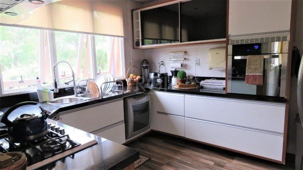 Imagem Casa Condominio para Venda - 404.59m², 3 dormitórios, sendo 1 suites, 2 vagas - Cristal
