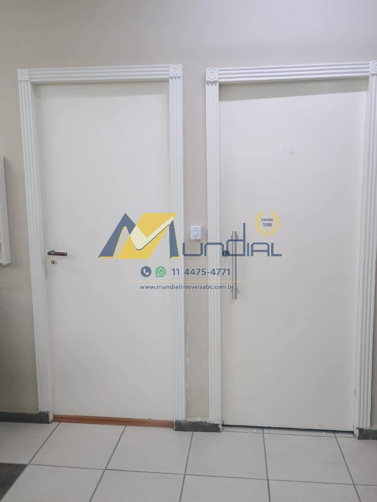 Imagem Salão Comercial 242 m² com 8 Vagas no Bangu, Santo André.