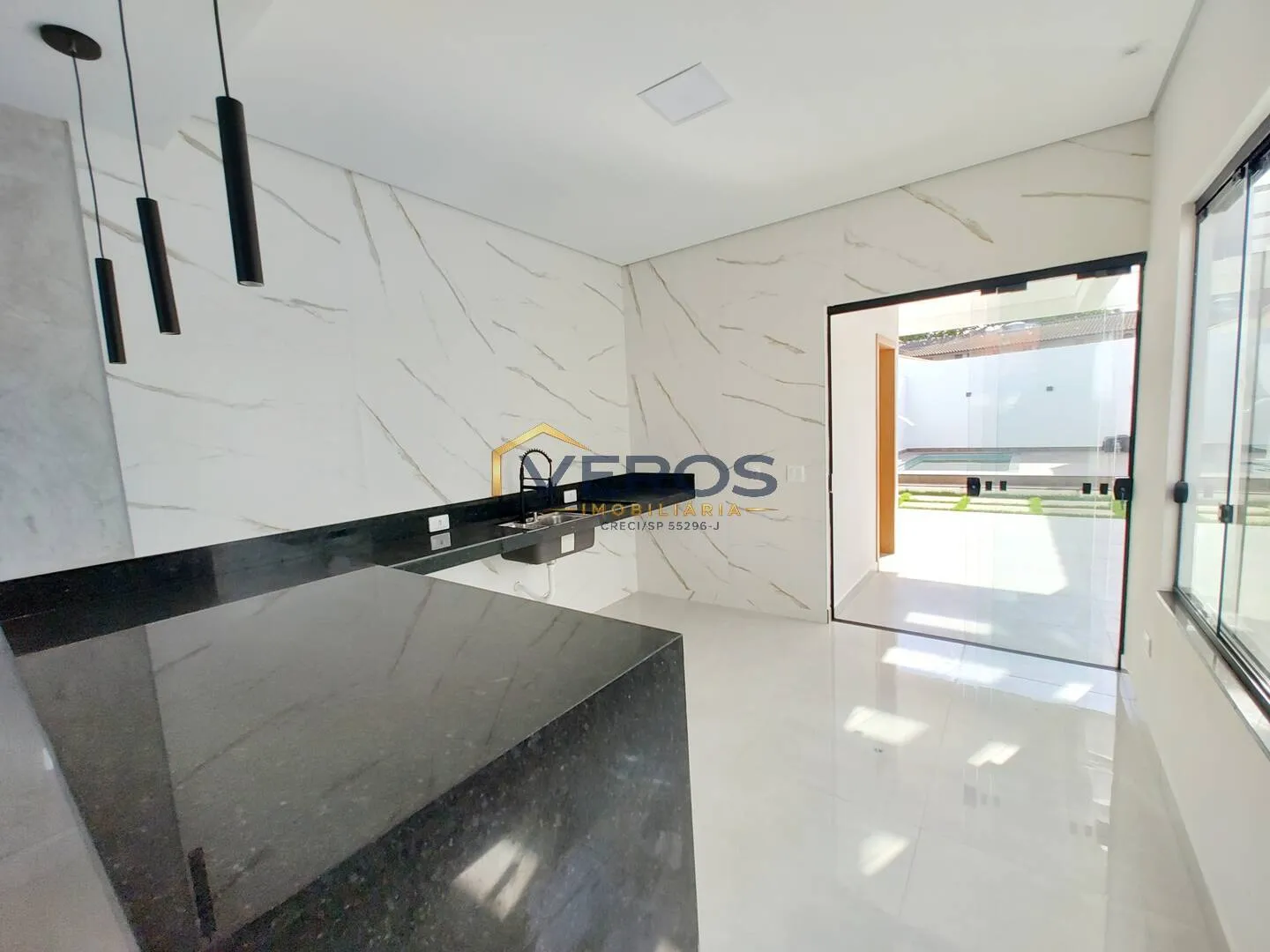 Imagem Casa nova a venda com piscina e 3 quartos no Porto Novo em Caragua