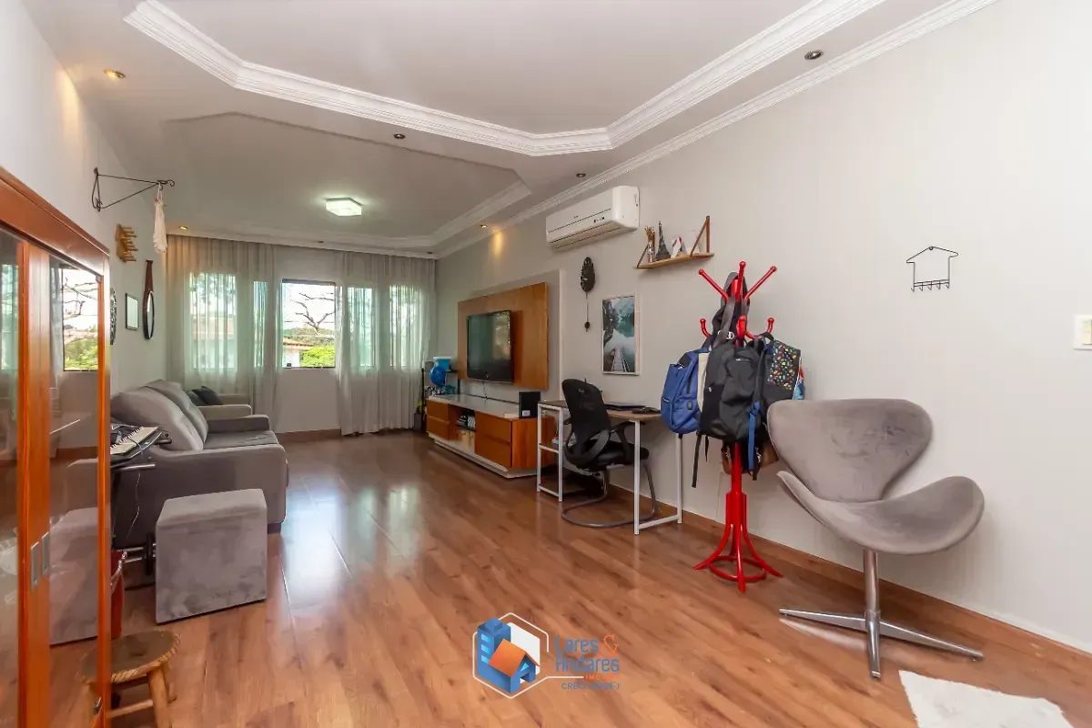 Imagem Sobrado para venda em Parque São Domingos com 3 quartos, sendo 3 suítes, 190m²