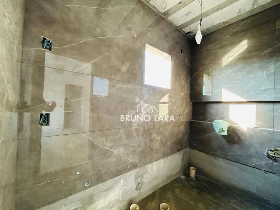 Imagem Casa duplex à venda no bairro Jardim Petrópolis- Betim/MG