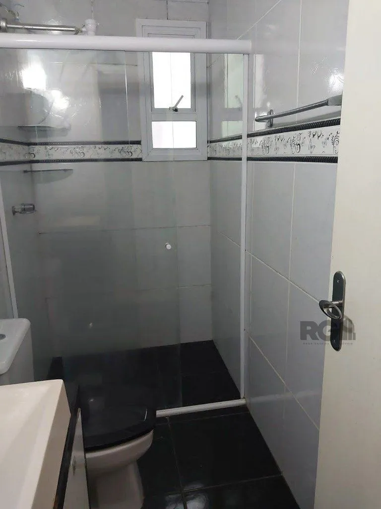 Imagem Vende-se apartamento 2 dorm com vaga, sacada com churrasqueira - 64m² - Partenon