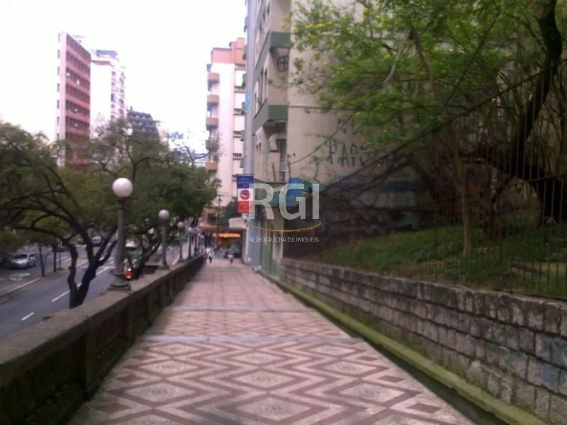 Imagem Terreno para Venda - 200m², 0 dormitórios, Centro
