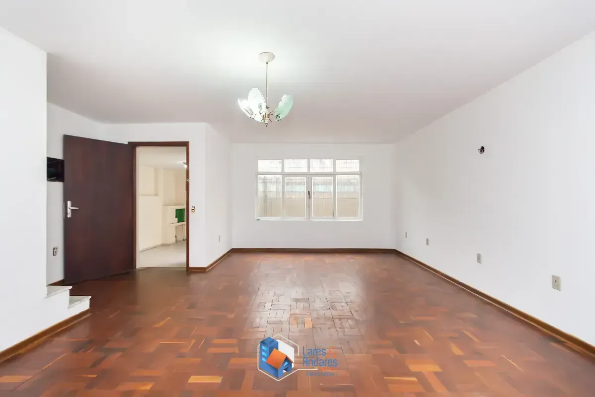Imagem Sobrado para venda em Vila Alexandria com 3 quartos, sendo 1 suíte, 201m²
