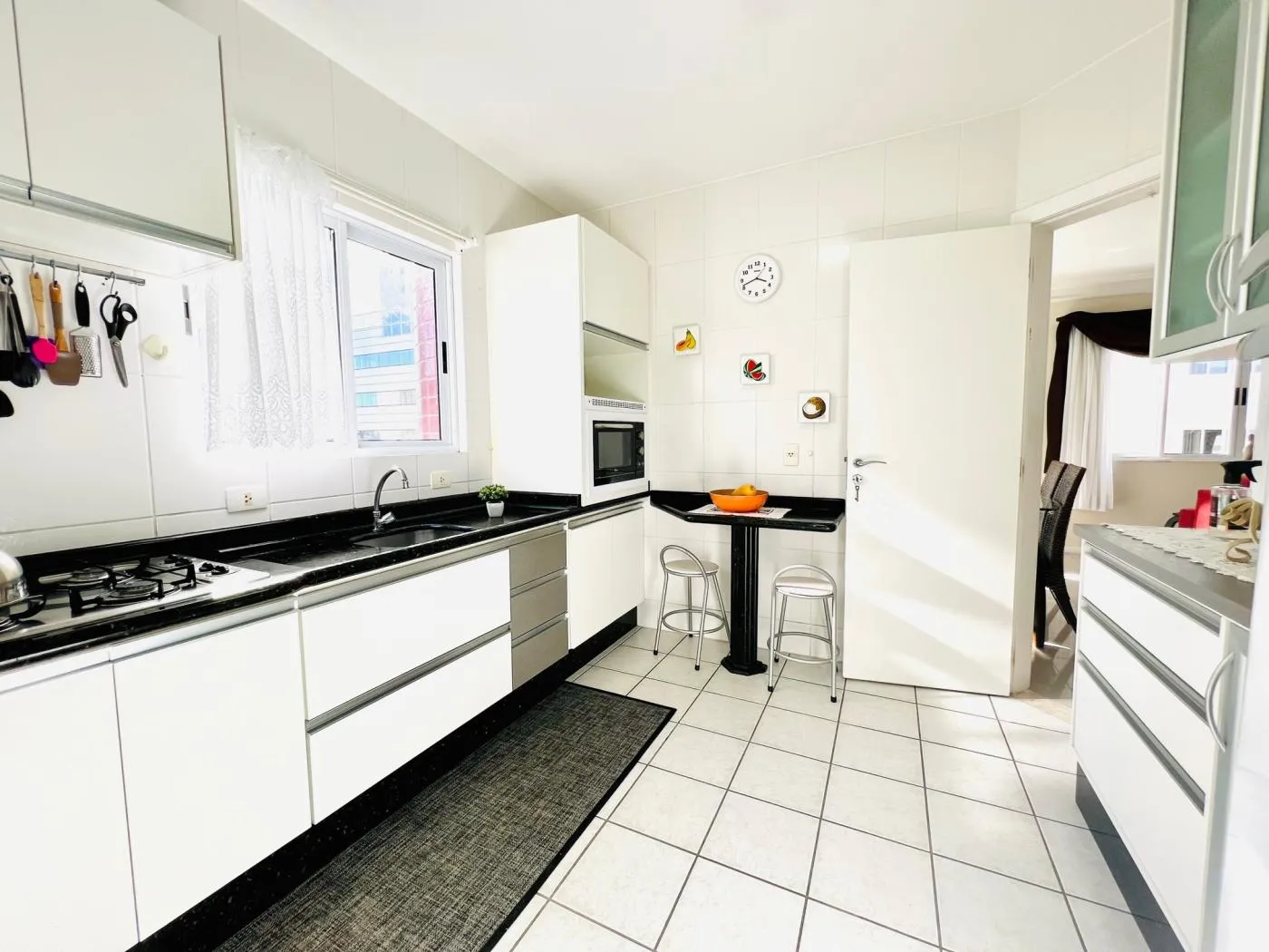 Imagem Apartamento Zona Central para Venda em Balneário Camboriú, CENTRO, 3 dormitórios, 1 suíte, 2 banheiros, 1 vaga