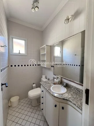 Imagem Excelente sobrado com 3 dormitórios, sendo 1 suíte localizada no piso superior, além de um corred...