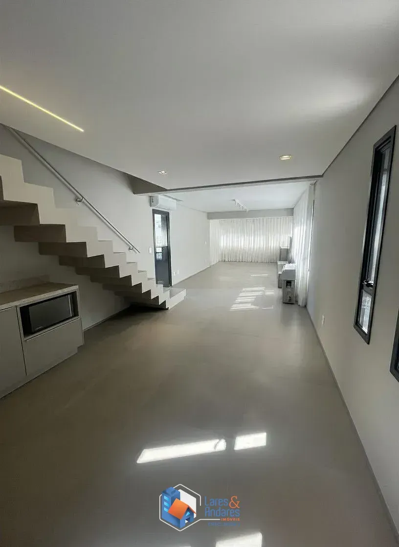 Imagem Duplex para venda em Jardim Paulista com 2 quartos, sendo 2 suítes, 197m²