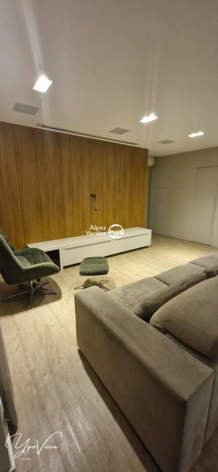 Imagem Vende-se apto mobiliado e decorado em Joinville-2 Suites-R$1.450.000,00