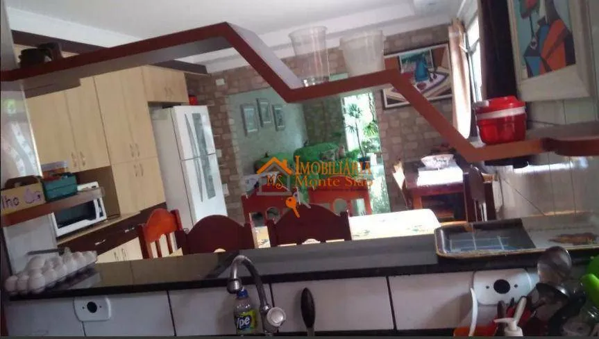 Imagem Sobrado com 3 dormitórios à venda, 200 m² por R$ 954.000,00 - Cidade Soberana - Guarulhos/SP