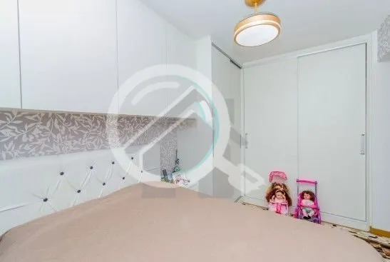 Imagem Apartamento com 57m², dois dormitórios sendo uma suíte, living, cozinha tipo americana, área de ...