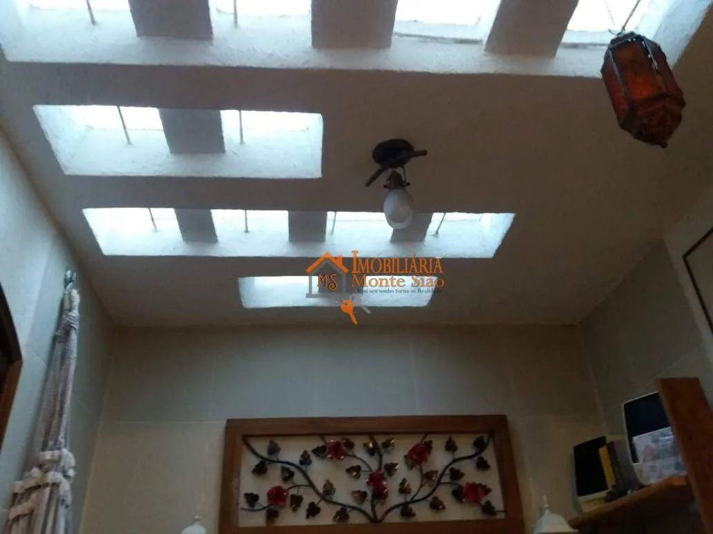 Imagem Sobrado com 4 dormitórios à venda, 172 m² por R$ 749.900,00 - Tremembé - São Paulo/SP