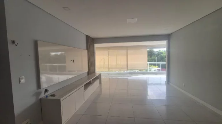 Imagem Apartamento de luxo à venda em Patamares, Salvador-BA: 4 quartos, 4 suítes, 3 salas, 5 banheiros, 3 vagas de garagem, 180m².