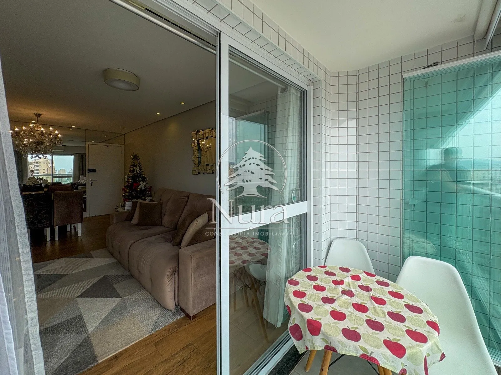 Imagem Apartamento de 2 quartos, 76m² no bairro Embaré, em Santos