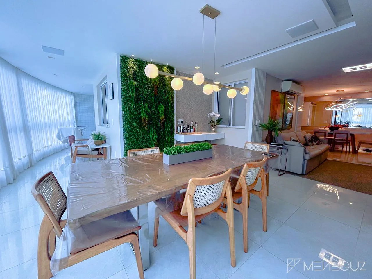 Imagem Apartamento 3 quartos a venda na Praia do Morro em Guarapari, com lazer completo, finamente mobiliado.