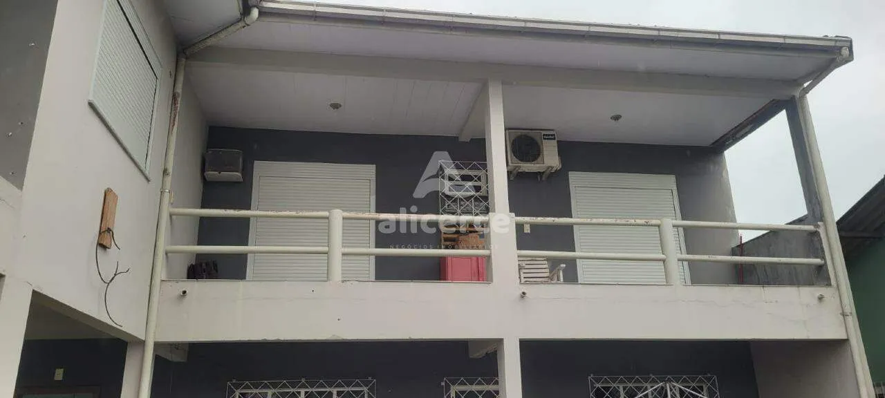 Imagem Oportunidade única - Casa de 2 Pavimento à Venda l 4 Dormitórios I Financiavel - em Palhoça/SC
