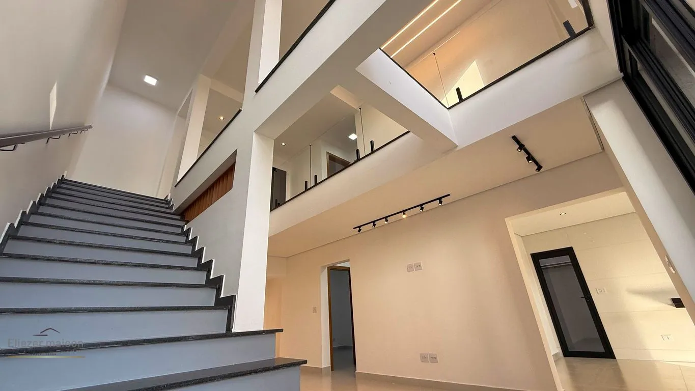 Imagem Casa com 4 quartos a venda no bairro Jardim Acacias em Poços de Caldas