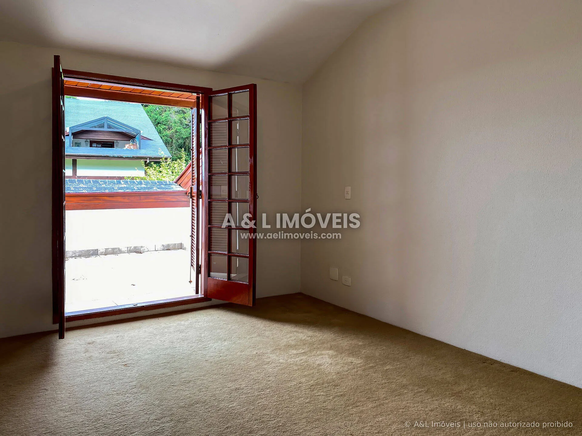 Imagem Cobertura | 156,49 m² | 2 Suítes | Vista e Lareira | Campos do Jordão