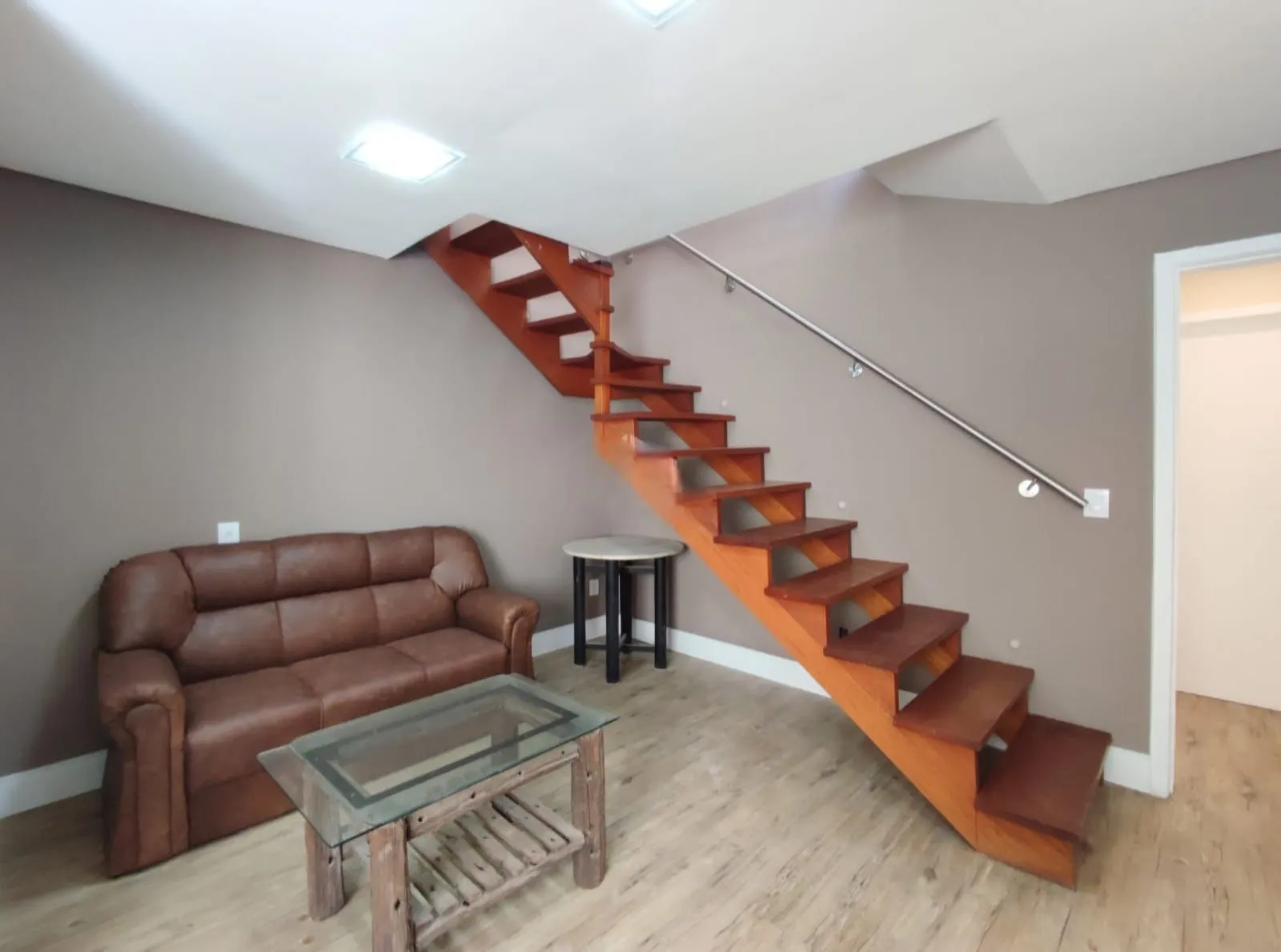 Imagem Cobertura Duplex Reformada com 115m² no Bairro Auxiliadora