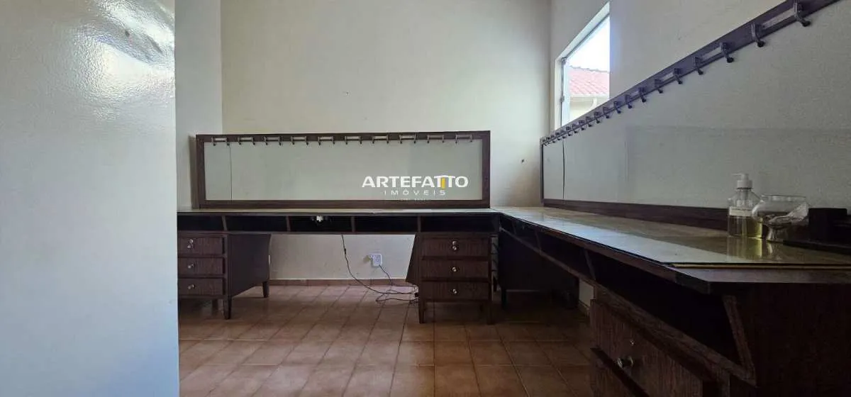 Imagem Prédio comercial à venda em Franca, Centro, 303.45m2