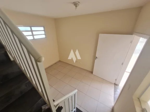 Imagem Sobrado Triplex , Recém Construído, 2 suítes , 2 vagas de garagem , Quintal e no Valor justo!
