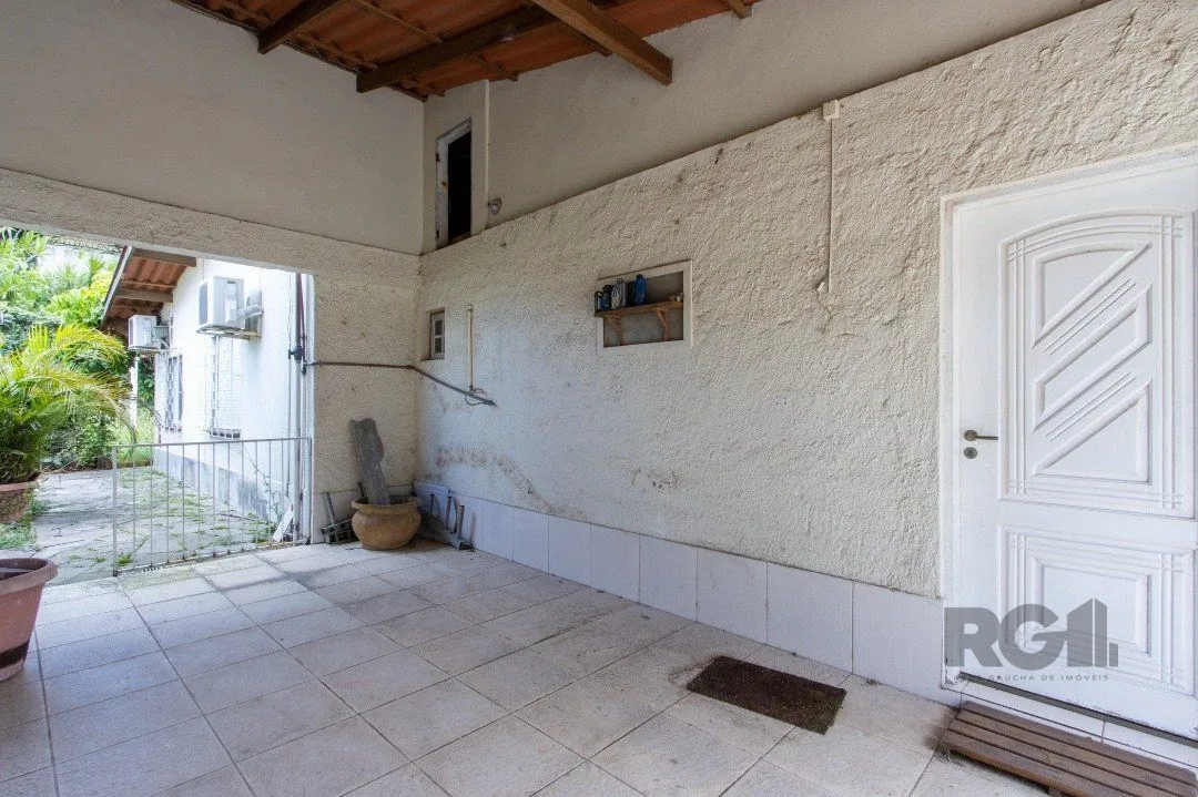 Imagem Casa para Venda - 239m², 5 dormitórios, sendo 1 suites, 2 vagas - Hipica