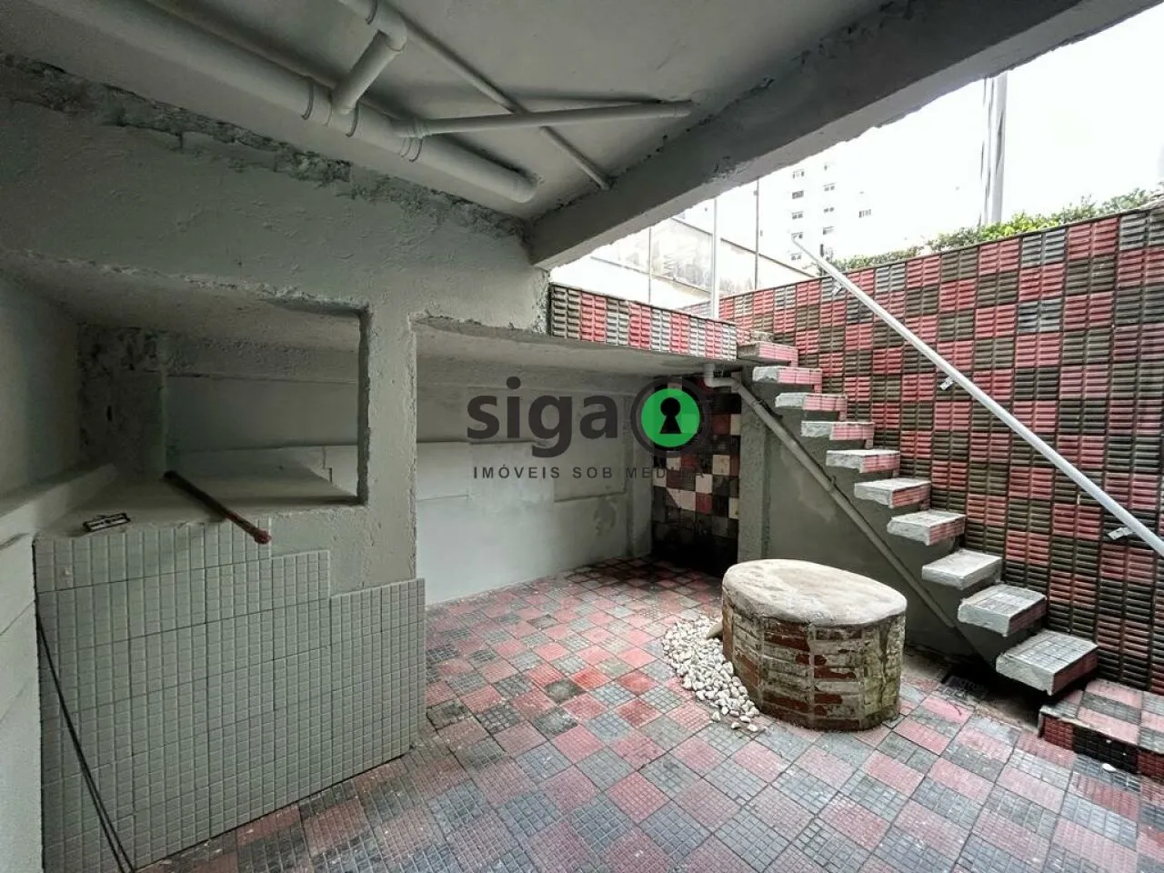 Imagem Casa Ampla com 260m², 6 quartos, 1 vaga - disponível para venda e locação!