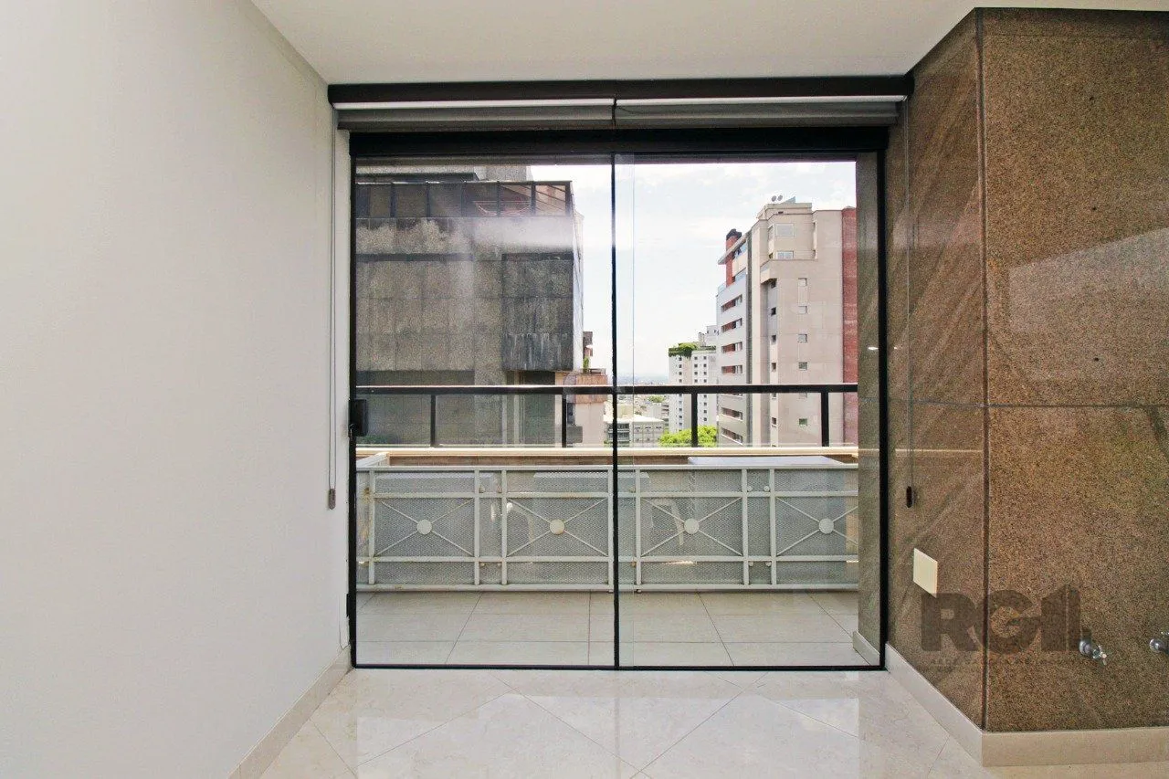 Imagem Apartamento com 4 suítes localizado no bairro Moinhos De Vento em Porto Alegre/RS.