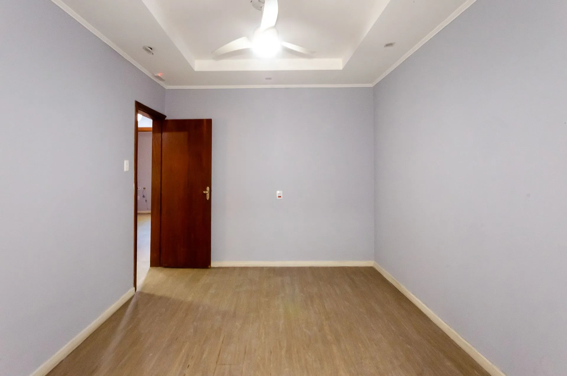 Imagem Casa a venda no bairro São José com 3 dormitórios e amplo pátio