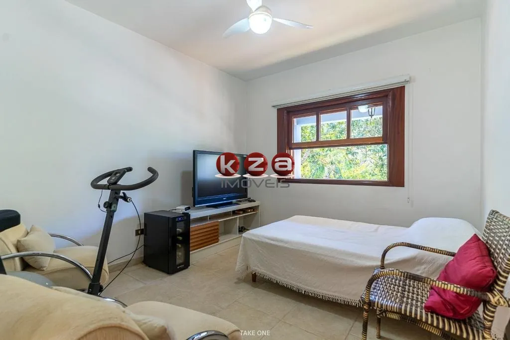 Imagem Casa de Luxo com 5 Quartos e 6 Vagas no Villaggio Capríccio, Louveira-SP: Venda ou Locação!