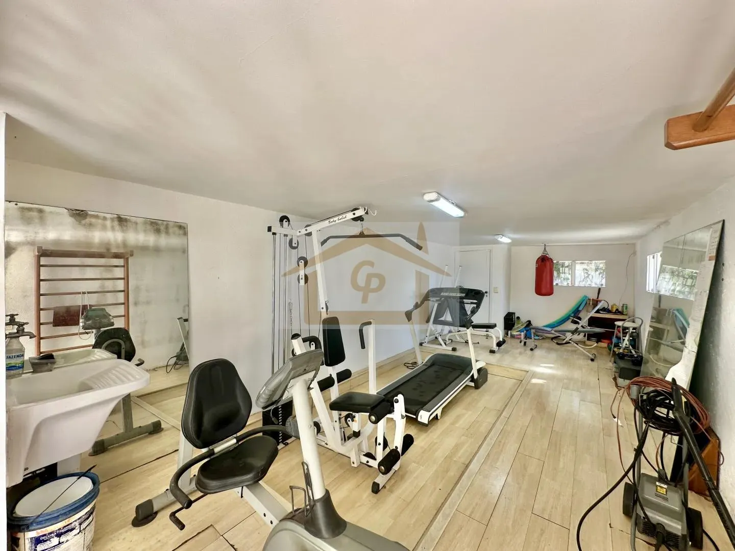 Imagem Rústica, avarandada, Mista alvenaria e madeira de lei, 3 dorms/1ste, gourmet, lareira!