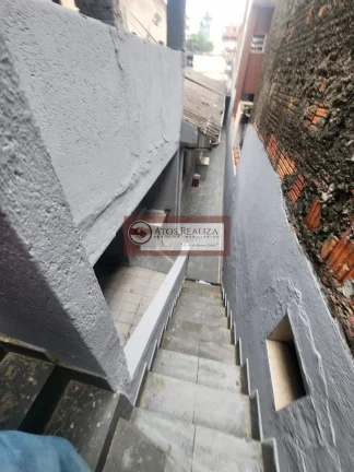 Imagem Casa à Venda no Jardim das Imbuias, SP, 125m², 2 Quartos, 2 vagas de garagens, corredor Lateral. R$: 318k OPORTUNIDADE!
