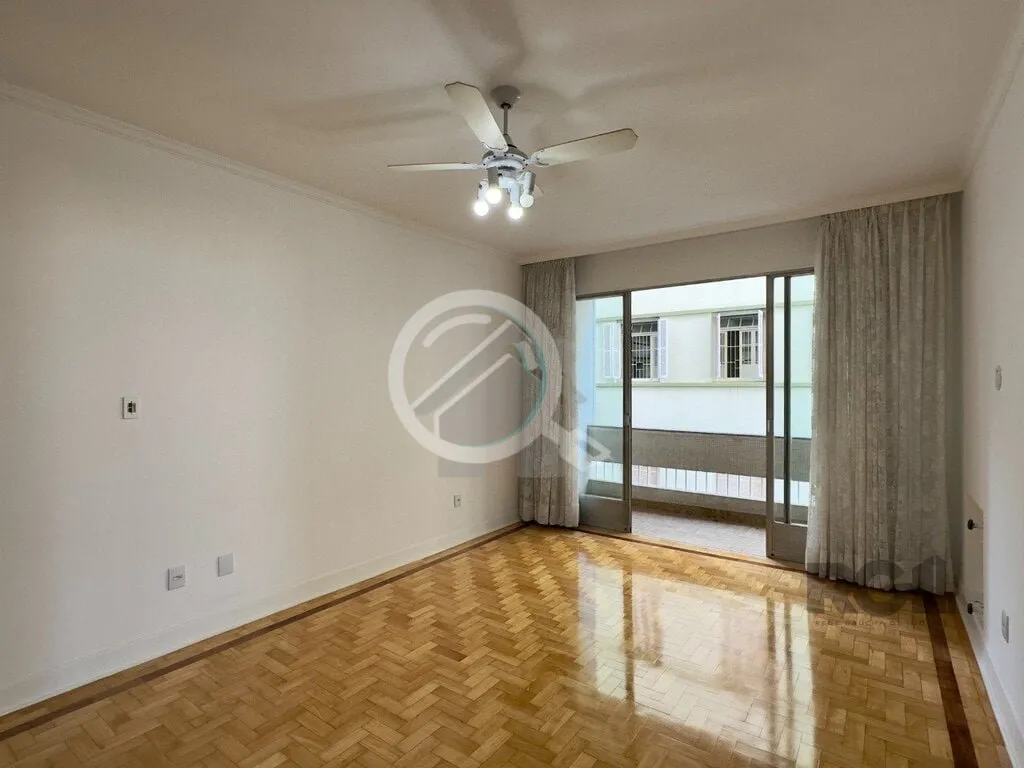 Imagem Apartamento de 170m², totalmente reformado, 3 dormitórios, sendo 1 suíte com sacada, sala de esta...